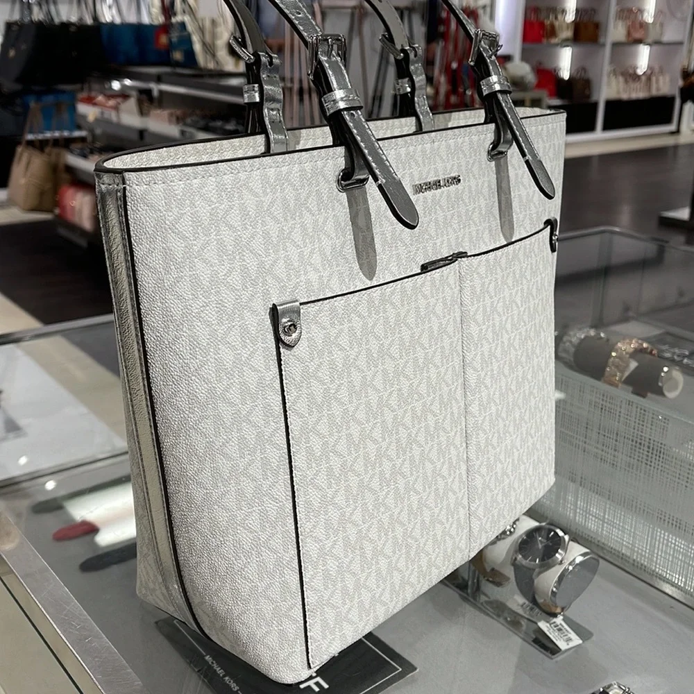 MICHAEL KORS OUTLET
Jet Set Medium Logo Pocket Tote Bag
Optic White/Silver 
NWT - Picture 10 of 16